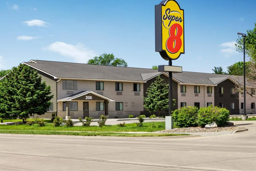 Super 8 by Wyndham Ankeny/Des Moines Area hotel detail image 2