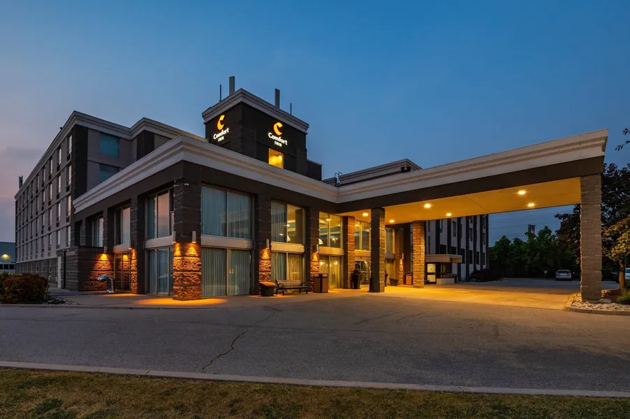 Comfort Inn & Conference Centre Toronto Airport hotel detail image 2