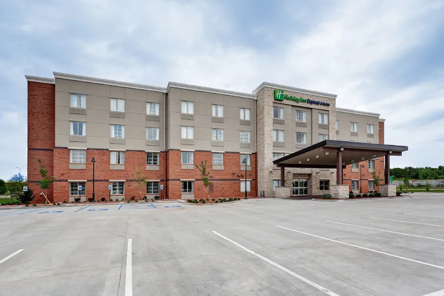 Holiday Inn Express & Suites Manhattan by IHG hotel detail image 2