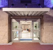 Holiday Inn Express & Suites Manhattan by IHG hotel detail image 3
