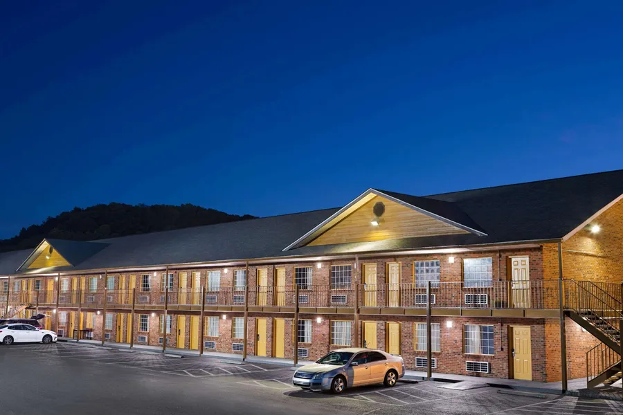 Super 8 by Wyndham Whites Creek/ Nashville NW Area hotel detail image 2
