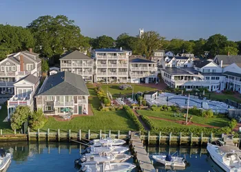 The Harborside Inn hotel thumbnail 2