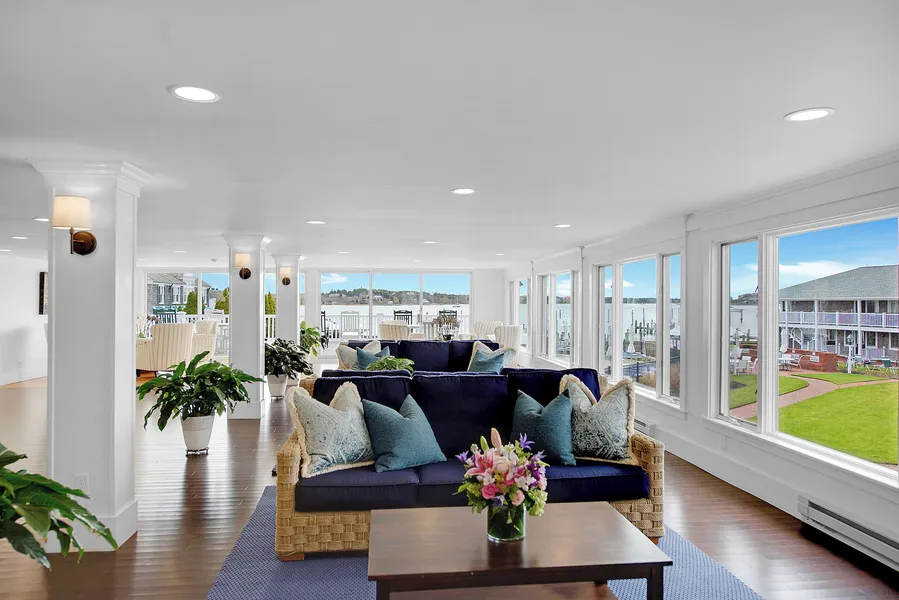 The Harborside Inn hotel detail image 6