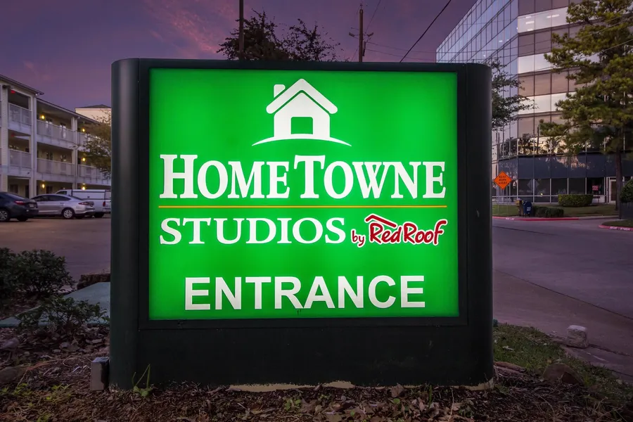 HomeTowne Studios by Red Roof Houston - Northwest hotel detail image 6