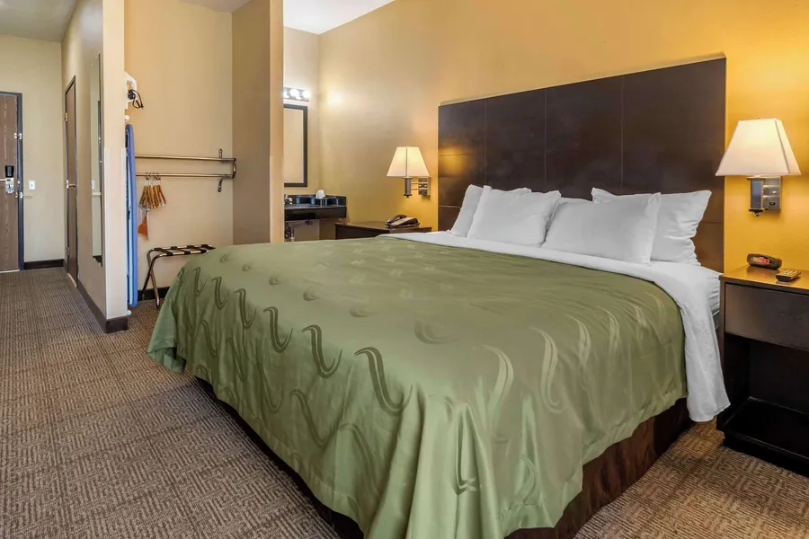 Quality Inn & Suites Lenexa Kansas City hotel detail image 6