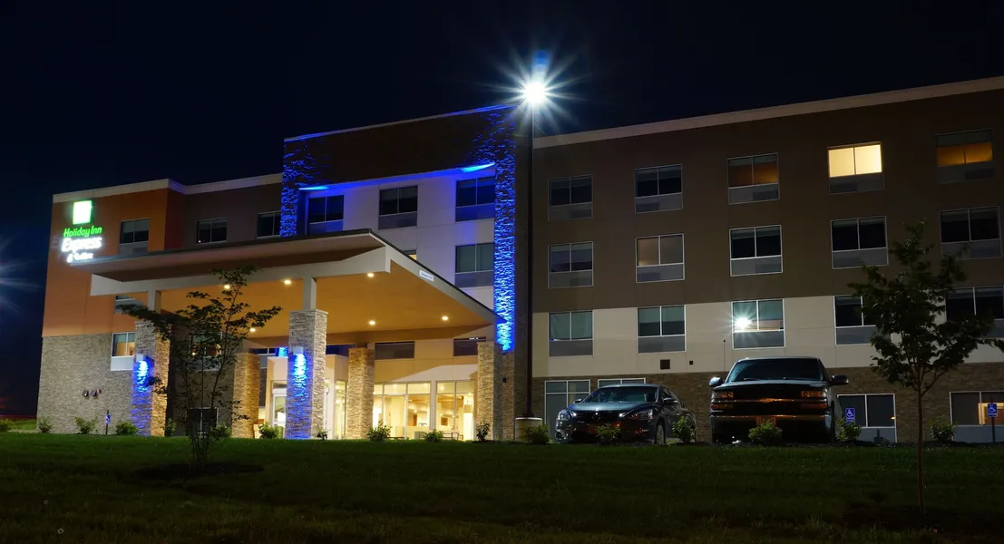 Holiday Inn Express & Suites Omaha - Millard Area by IHG hotel detail image 2