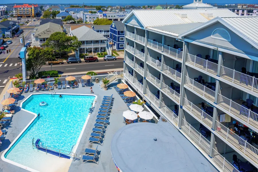 Commander Hotel & Suites hotel detail image 6