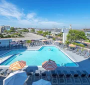 Commander Hotel & Suites hotel detail image 7