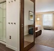 Hampton Inn Lincoln Airport hotel detail image 3