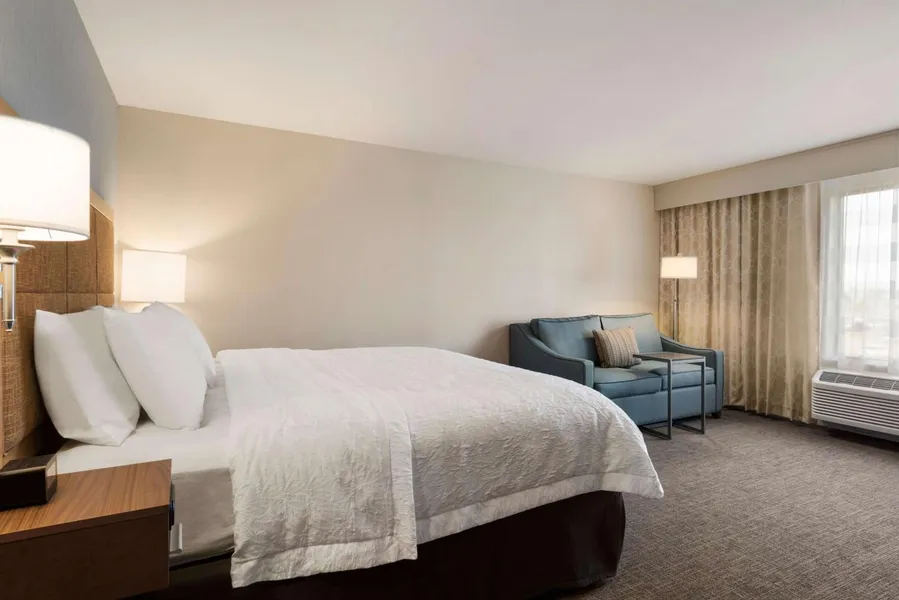 Hampton Inn Lincoln Airport hotel detail image 6