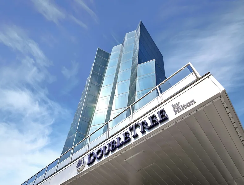 DoubleTree by Hilton Edmonton Downtown hotel detail image 2