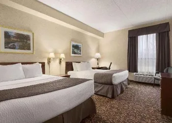 Days Inn by Wyndham Toronto East Lakeview hotel thumbnail 4