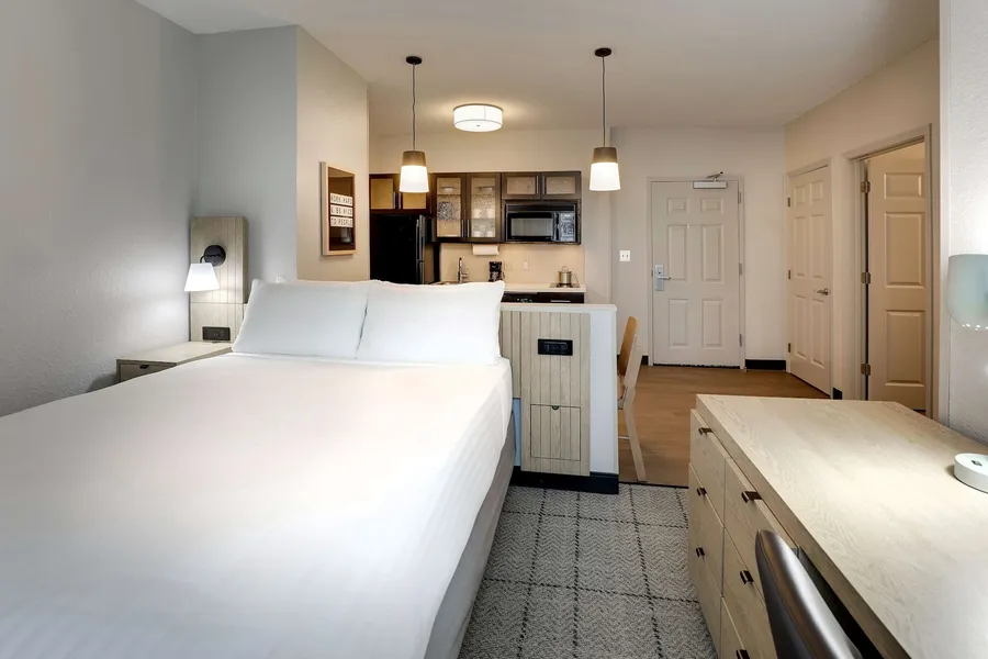 Sonesta Simply Suites Miami Airport Doral hotel detail image 6