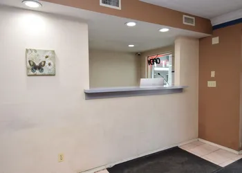 University Manor Inn hotel thumbnail 5