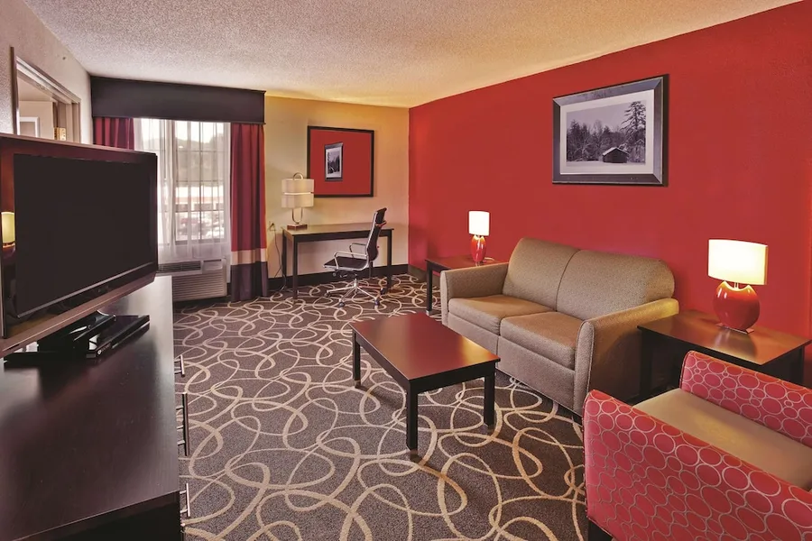 La Quinta Inn & Suites Summersville / New River National Park hotel detail image 6