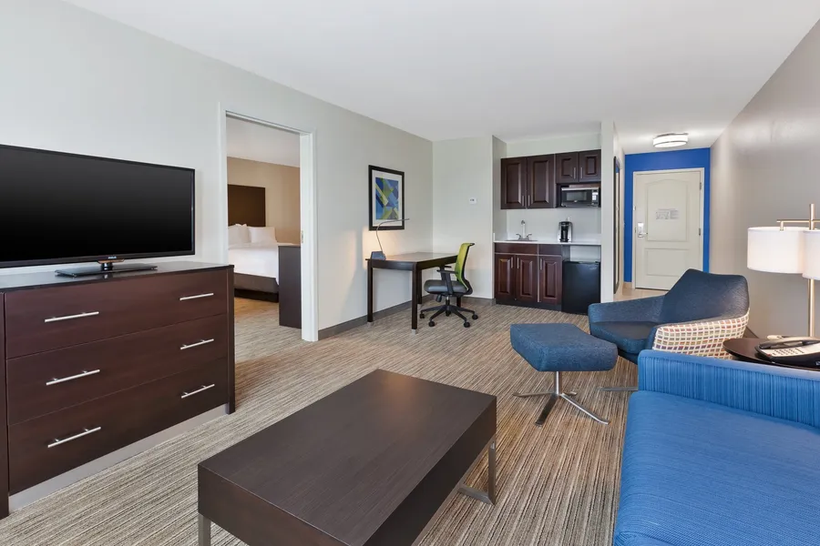 Holiday Inn Express & Suites Effingham by IHG hotel detail image 6