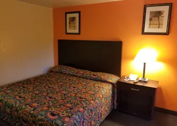 Americas Best Inn Macon hotel thumbnail 3
