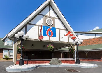 Motel 6-Trenton, ON hotel thumbnail 3