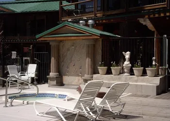 Mourelatos Lakeshore Resort hotel thumbnail 4
