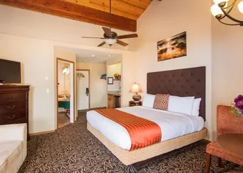 Mourelatos Lakeshore Resort hotel thumbnail 8