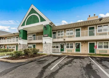 HomeTowne Studios Cincinnati - Sharonville hotel thumbnail 3