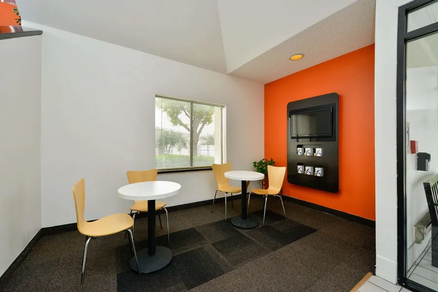 Motel 6 Plano, TX - West - Frisco hotel detail image 6