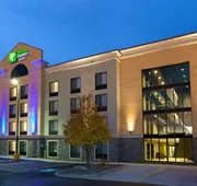 Holiday Inn Express Hotel & Suites Batavia - Darien Lake by IHG hotel detail image 3