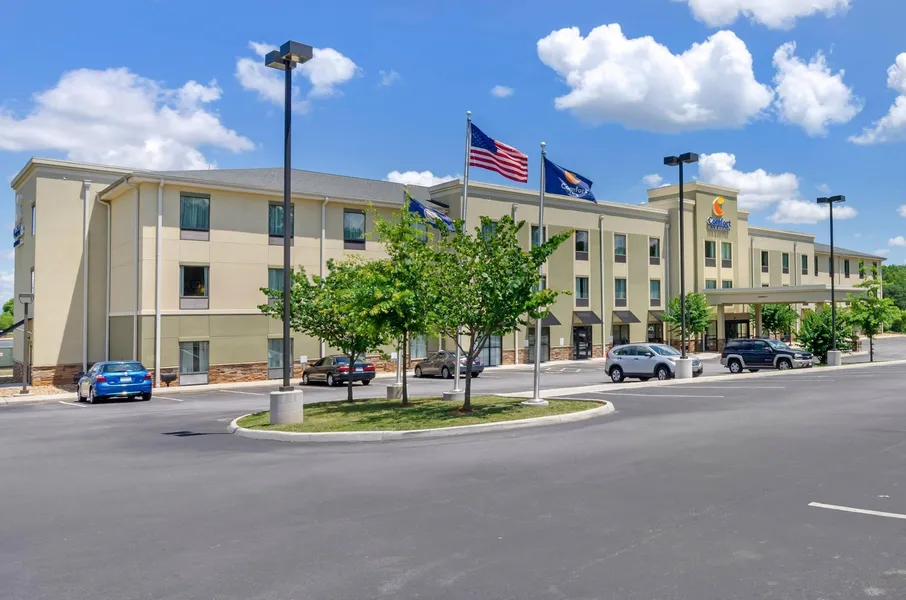 Comfort Inn & Suites Lynchburg Airport - University Area hotel detail image 2