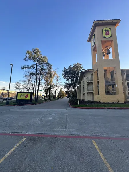 Super 8 by Wyndham The Woodlands North hotel detail image 6