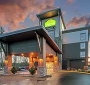 La Quinta Inn & Suites by Wyndham Tumwater - Olympia hotel detail image 3