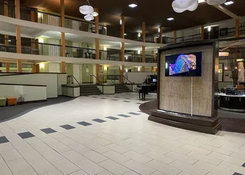 Clarion Hotel & Suites Conference Center Memphis Airport hotel thumbnail 2
