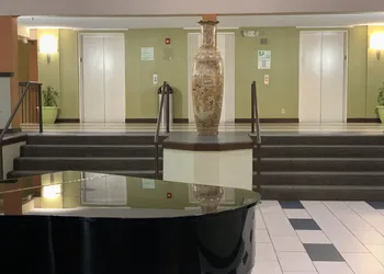 Clarion Hotel & Suites Conference Center Memphis Airport hotel thumbnail 3