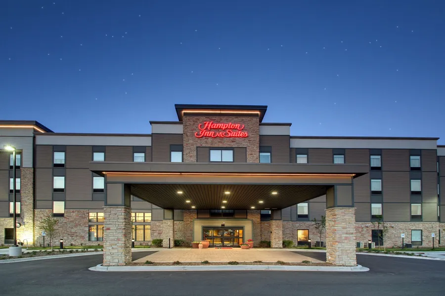 Hampton Inn & Suites Milwaukee West hotel detail image 6