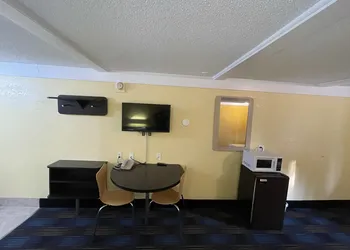 Travelodge by Wyndham Benton Harbor MI hotel thumbnail 6