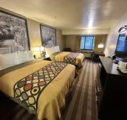 Super 8 by Wyndham Eau Claire WI hotel detail image 5