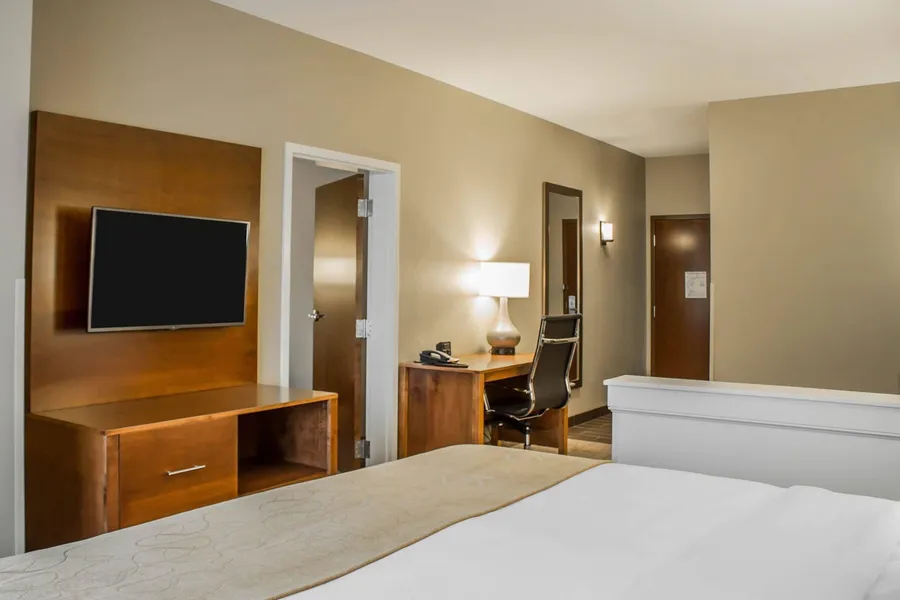 Comfort Suites Hartville - North Canton hotel detail image 6