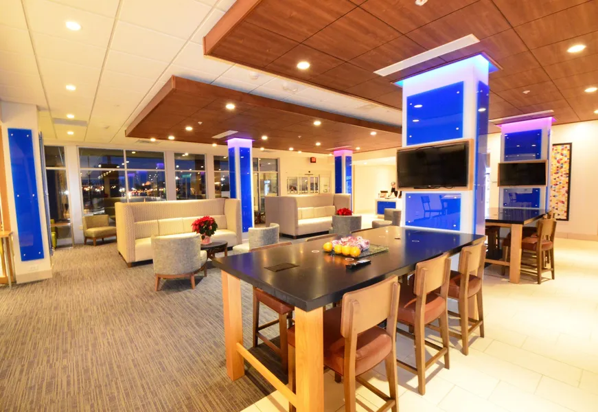 Holiday Inn Express & Suites Toledo South - Perrysburg by IHG hotel detail image 2