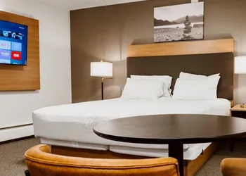 Sea to Sky Hotel & Conference Centre hotel thumbnail 8