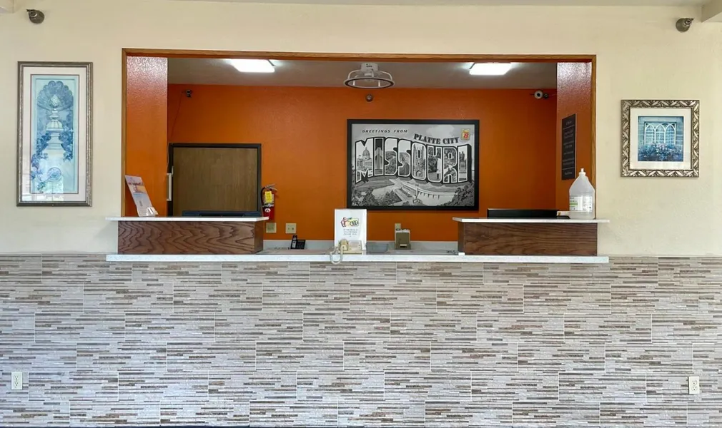 Super 8 by Wyndham Platte City Kansas City Area Airport hotel detail image 6