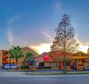 Howard Johnson by Wyndham Houston Hobby Airport hotel detail image 5