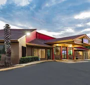 Howard Johnson by Wyndham Houston Hobby Airport hotel detail image 7