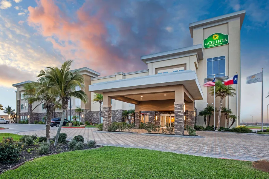 La Quinta Inn & Suites by Wyndham Corpus Christi - Portland hotel detail image 2