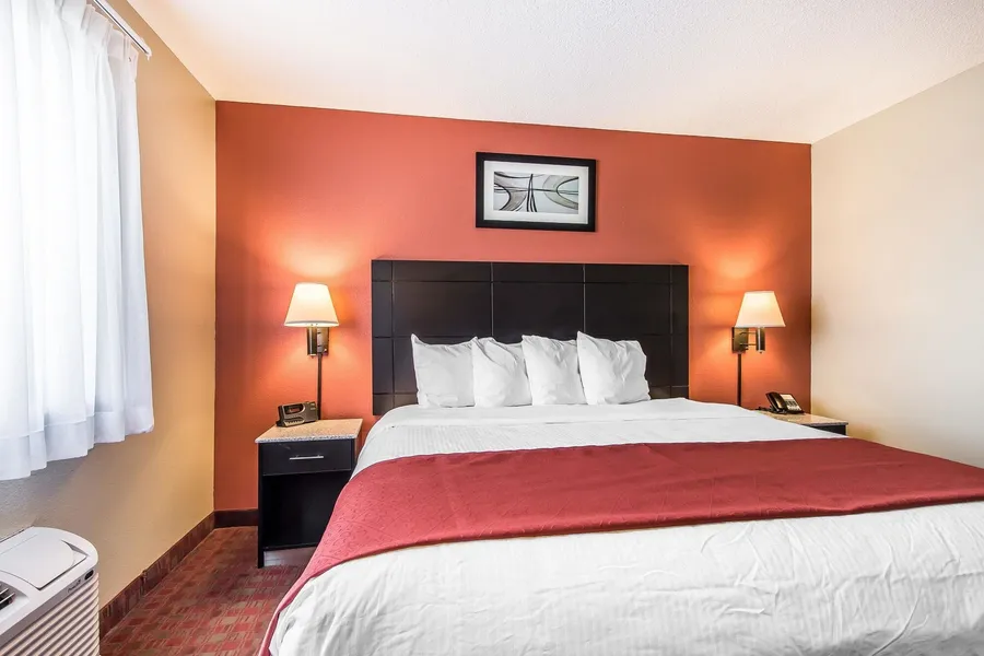 Quality Inn & Suites hotel detail image 6