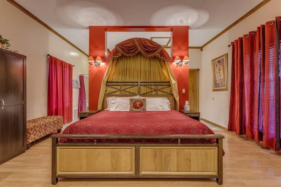 The Whispering Pines Inn Bed & Breakfast hotel detail image 6