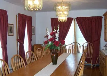 Locust Tree Bed and Breakfast LLC hotel thumbnail 8