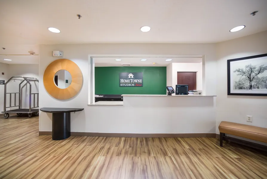 HomeTowne Studios by Red Roof St. Louis - Airport/ N Lindbergh hotel detail image 6