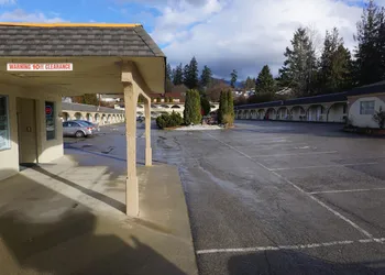 Magnuson Hotel Creston hotel thumbnail 5