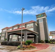 La Quinta Inn & Suites by Wyndham Houston - Magnolia hotel detail image 4