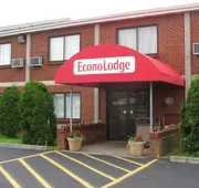Econo Lodge Darien Lakes hotel detail image 3