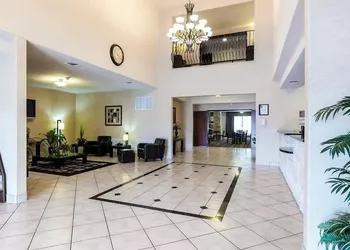 Quality Suites Huntsville Near University hotel thumbnail 4
